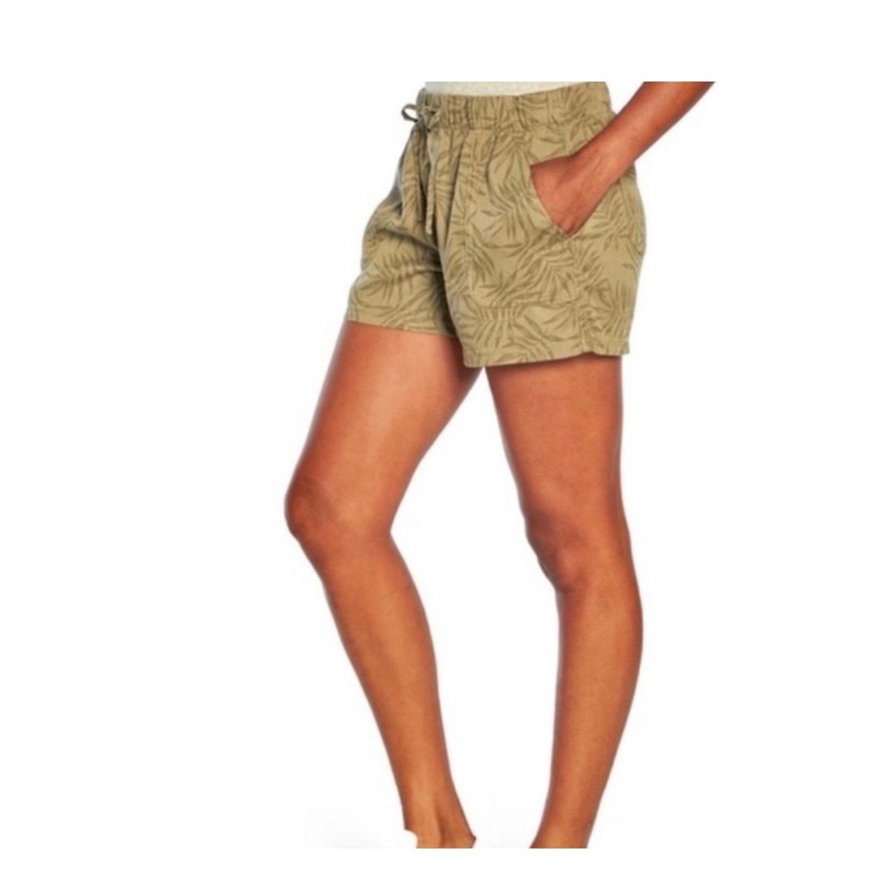GAP NWT Womens Pull On Tencel Shorts - Medium - Olive Green Tropical Palm Leaf